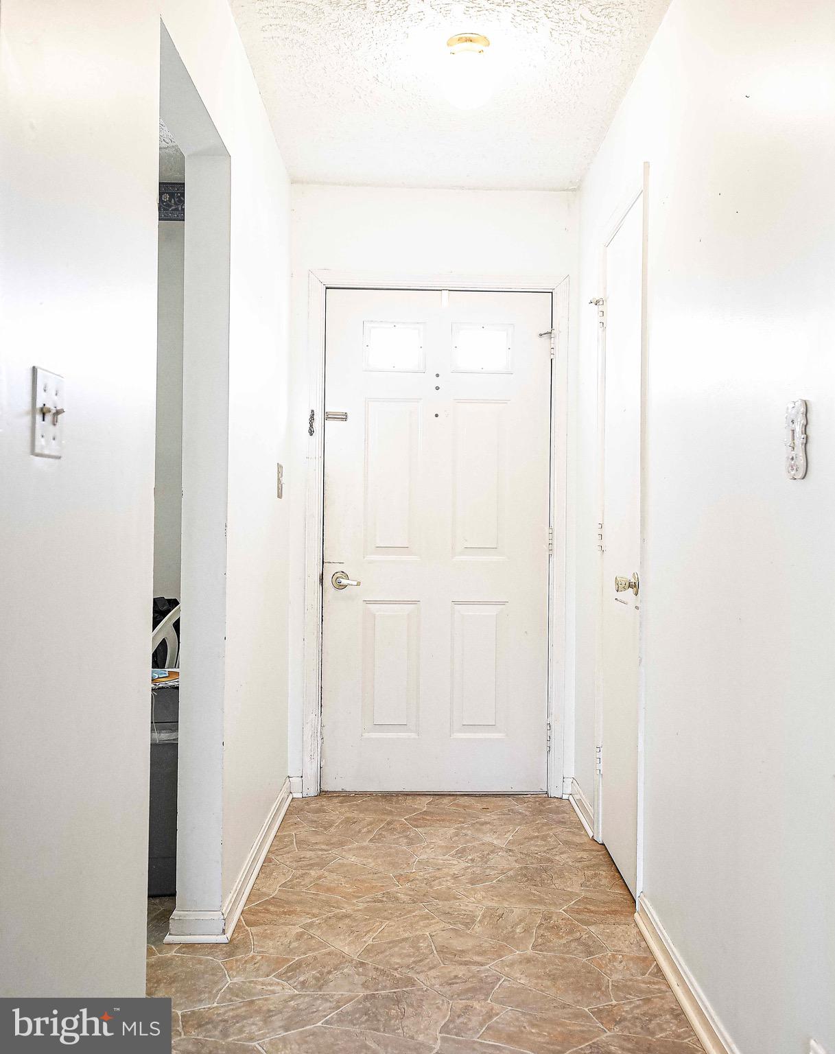 2916 Carlyle Court Abingdon, MD 21009 - Photo 5 of 30 Foyer entrance w/ half bath