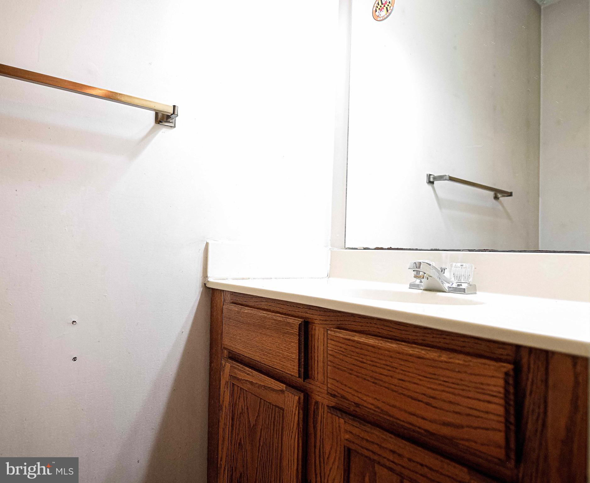 2916 Carlyle Court Abingdon, MD 21009 - Photo 6 of 30 Main floor half bath