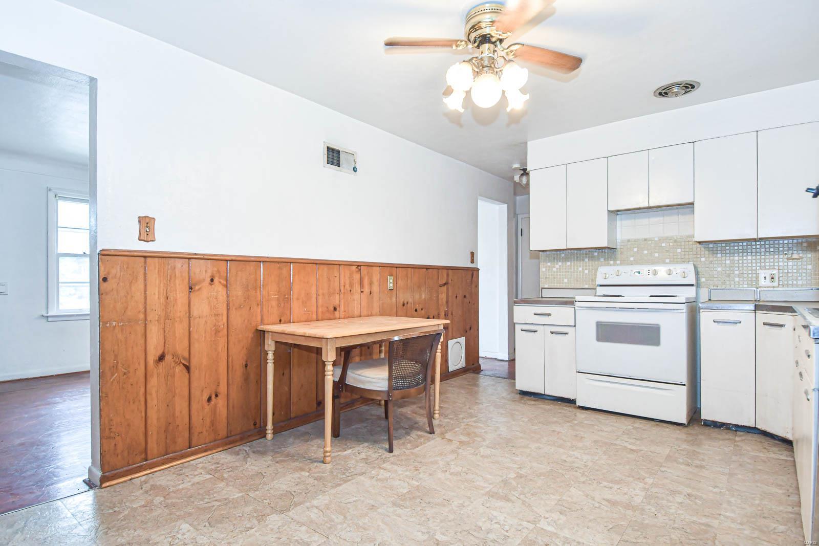 634 Chambers Road Ferguson, MO 63135 - Photo 12 of 40