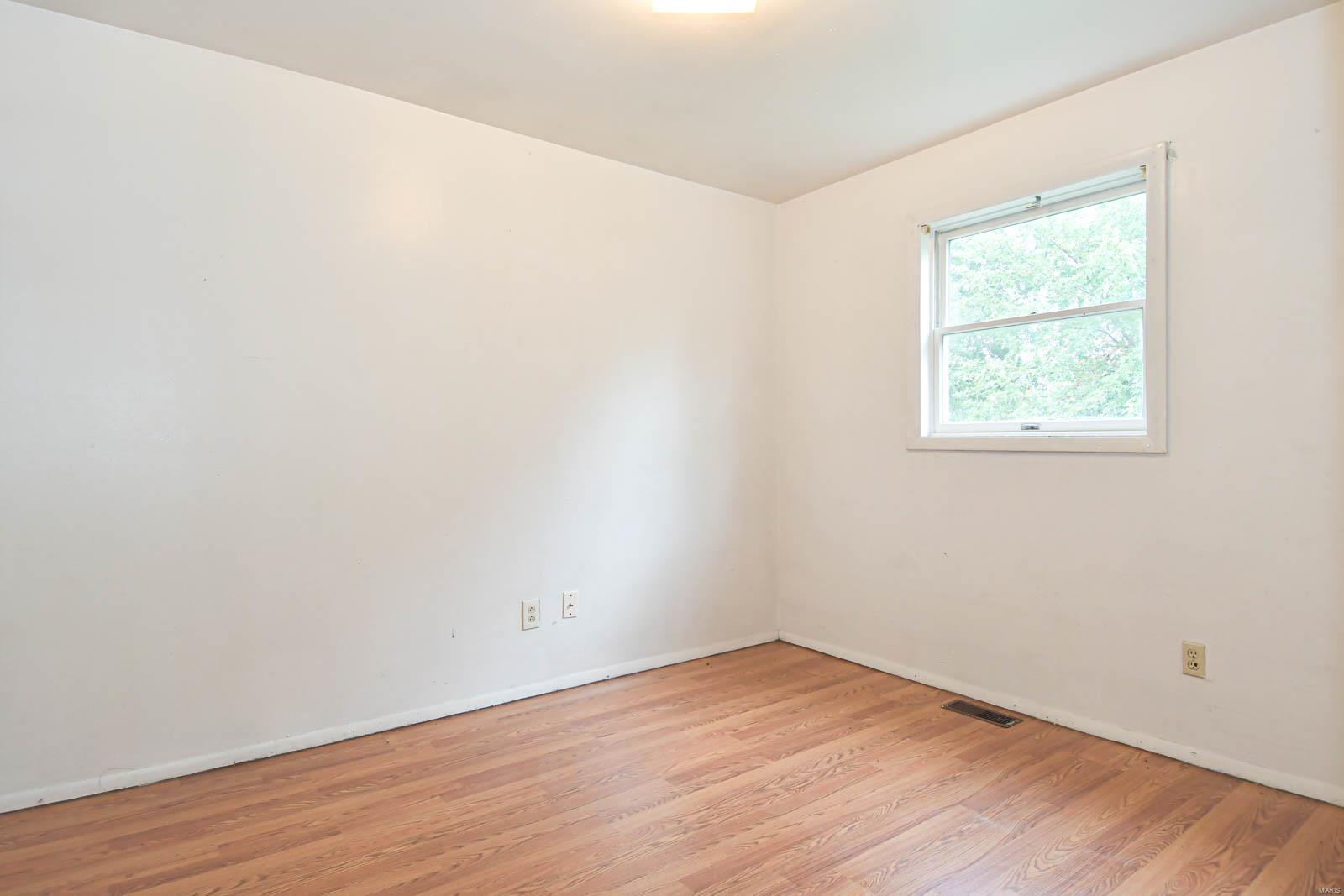 634 Chambers Road Ferguson, MO 63135 - Photo 17 of 40