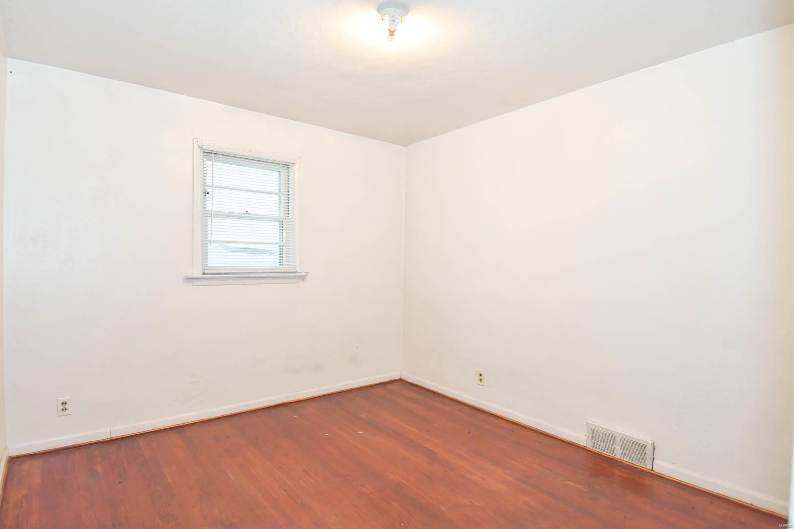 634 Chambers Road Ferguson, MO 63135 - Photo 19 of 40