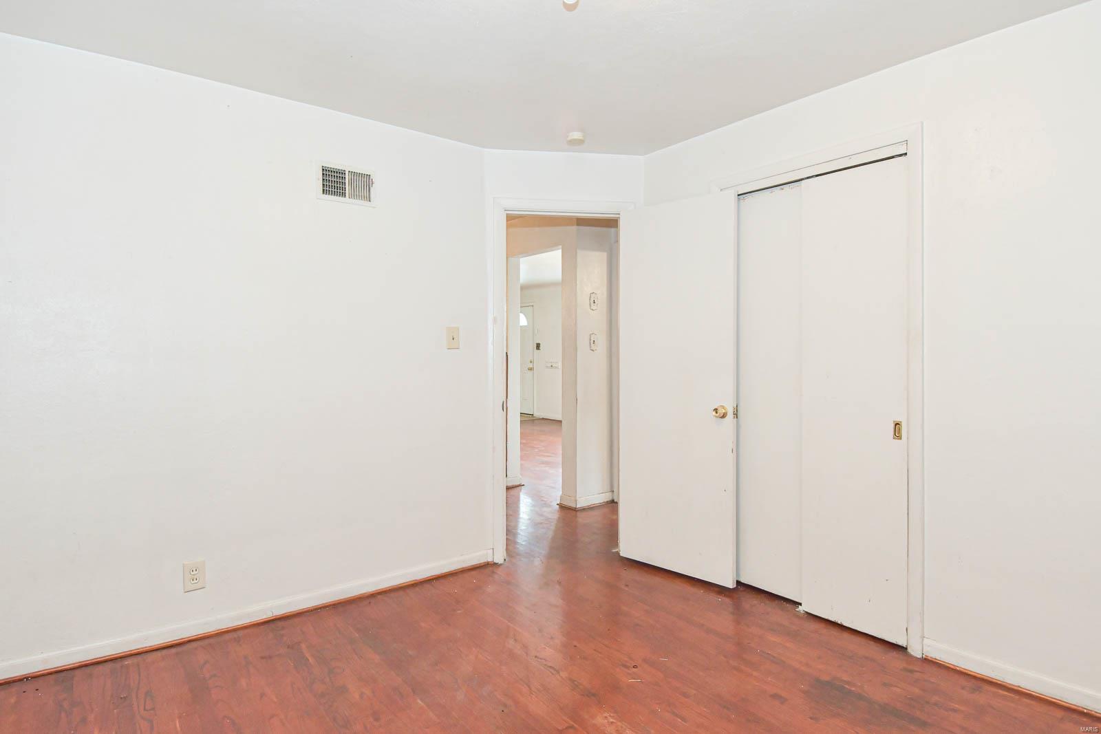 634 Chambers Road Ferguson, MO 63135 - Photo 20 of 40