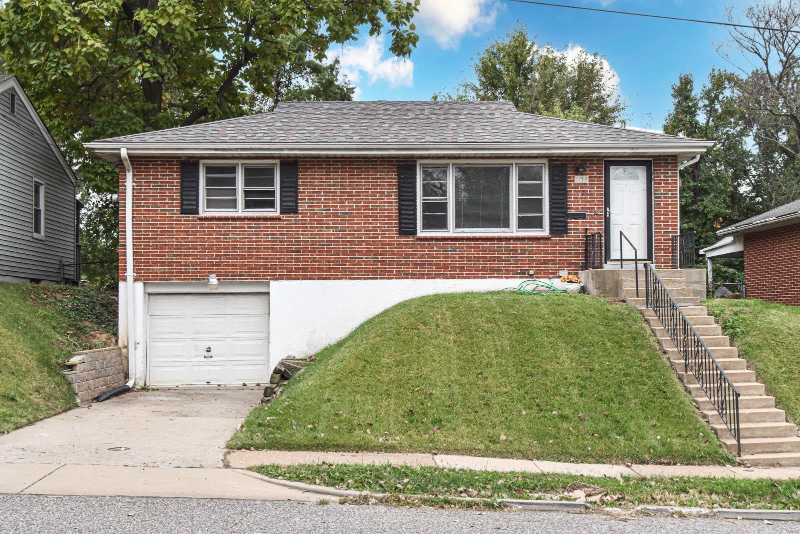 634 Chambers Road Ferguson, MO 63135 - Photo 2 of 40