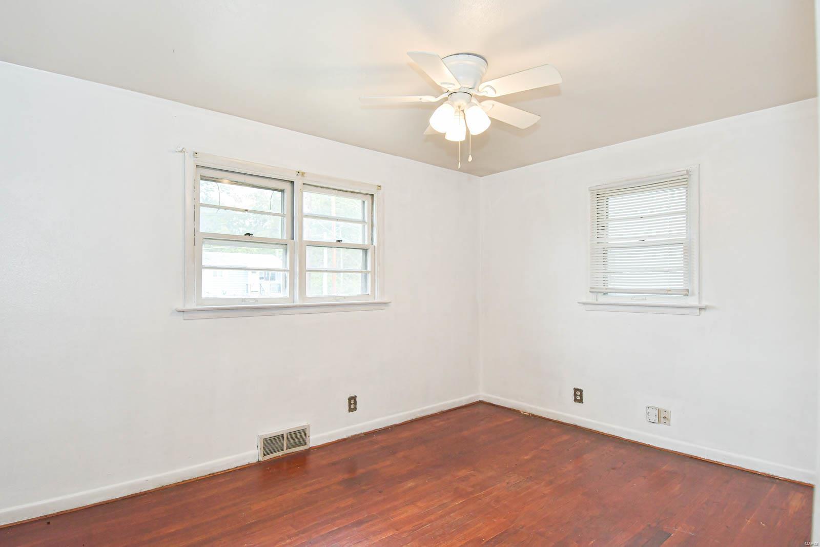 634 Chambers Road Ferguson, MO 63135 - Photo 23 of 40