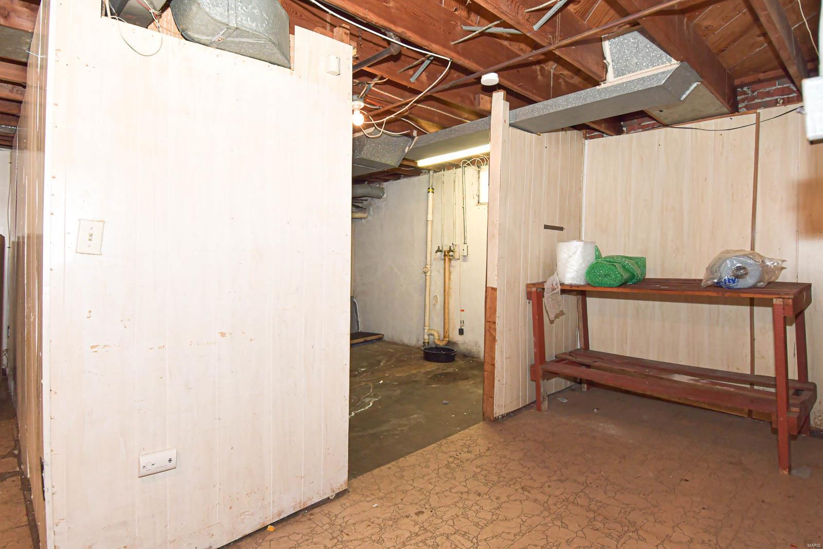 634 Chambers Road Ferguson, MO 63135 - Photo 27 of 40