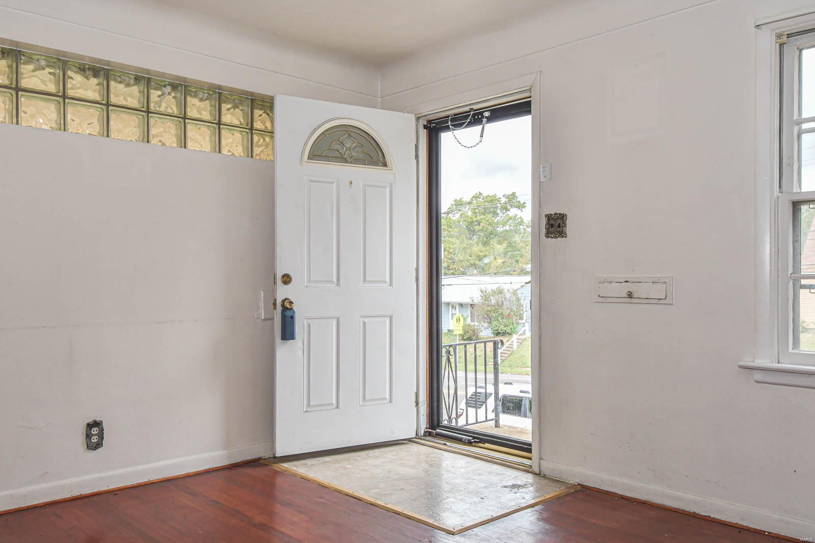 634 Chambers Road Ferguson, MO 63135 - Photo 4 of 40