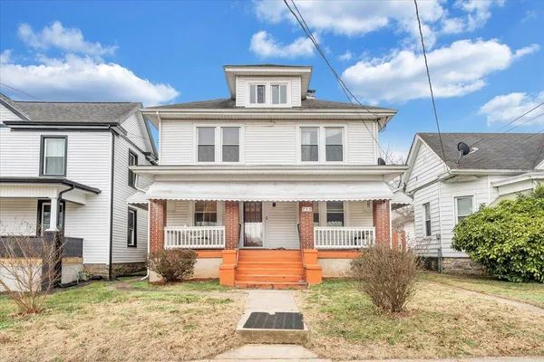 $220,000 | 715 Highland Avenue Southeast, Roanoke, VA 24013