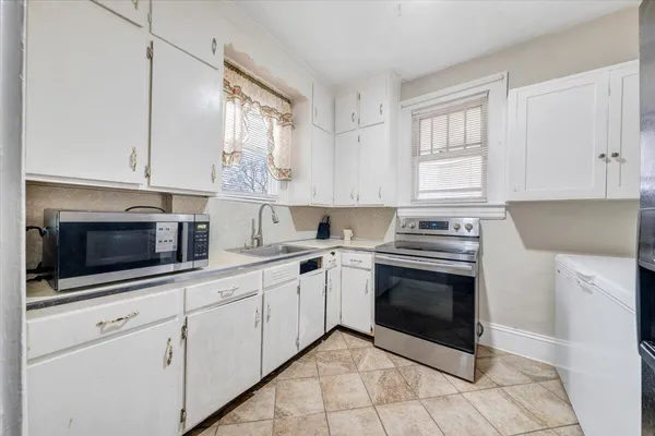 $220,000 | 715 Highland Avenue Southeast, Roanoke, VA 24013