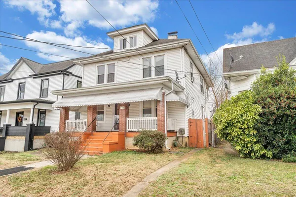 $220,000 | 715 Highland Avenue Southeast, Roanoke, VA 24013