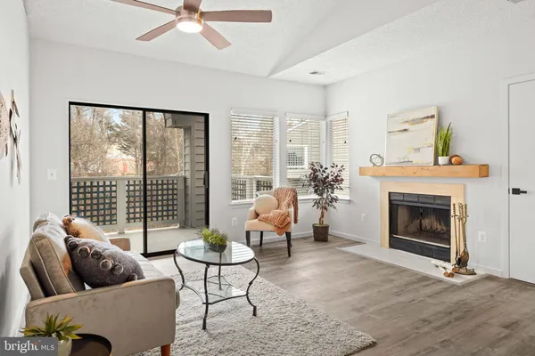 $364,900 | 11731 Summerchase Circle, Unit 1731E, Reston, VA 20194
