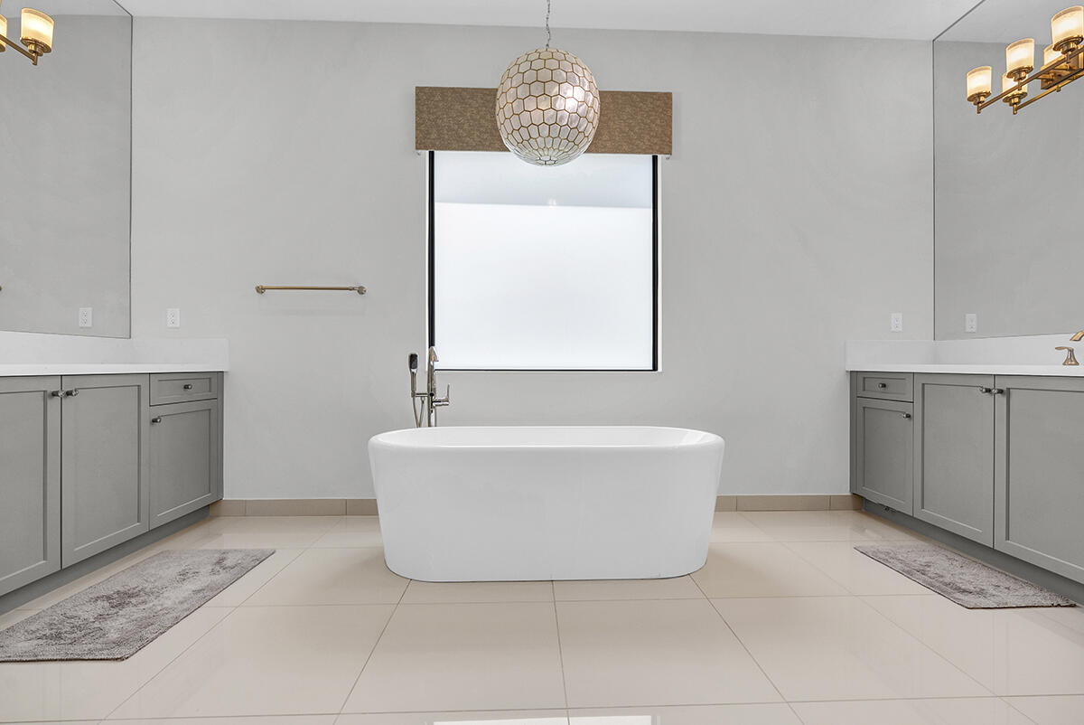 9046 Chauvet Way Boca Raton, FL 33496 - Photo 14 of 39 Bathroom