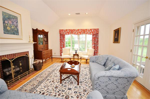 7 South Meadow Ridge, Unit 7 Concord, MA 01742 - Photo 2 of 16 Gallery Image 2