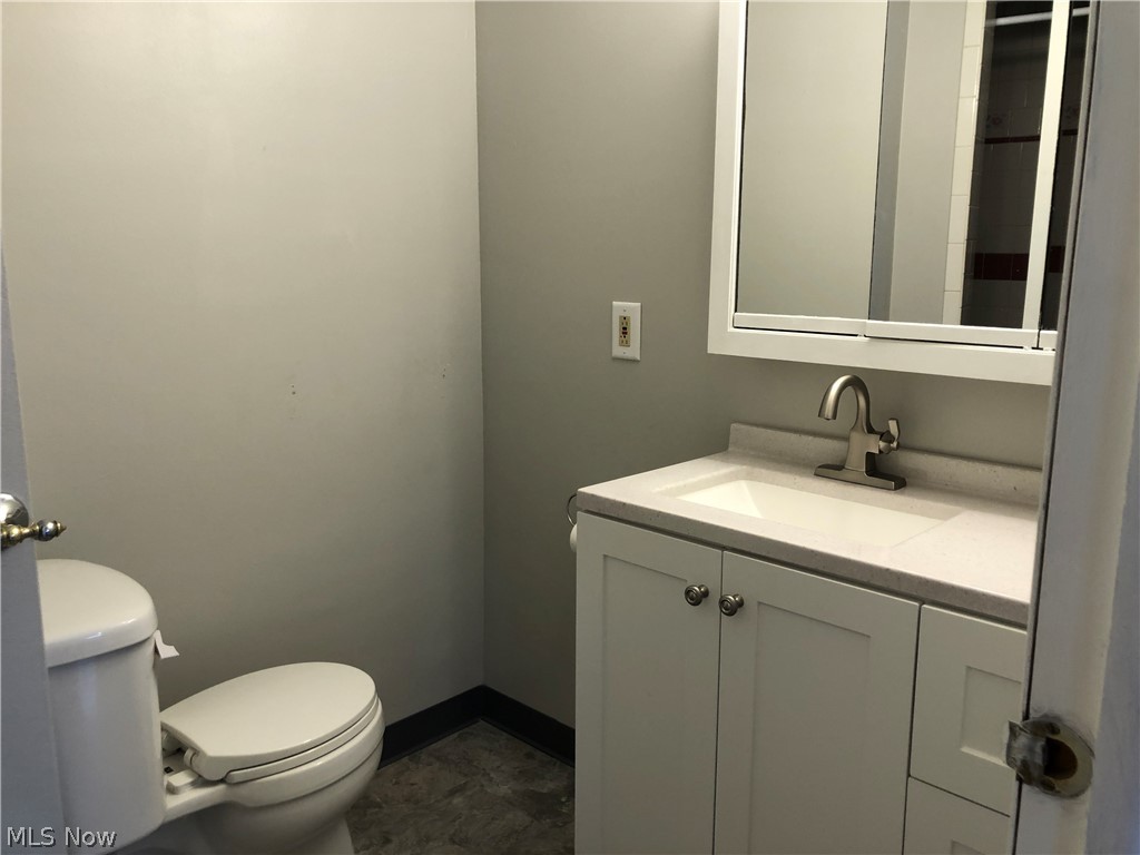 2084 Howland Wilson Road Northeast Warren, OH 44484 - Photo 28 of 35 Gallery Image 28