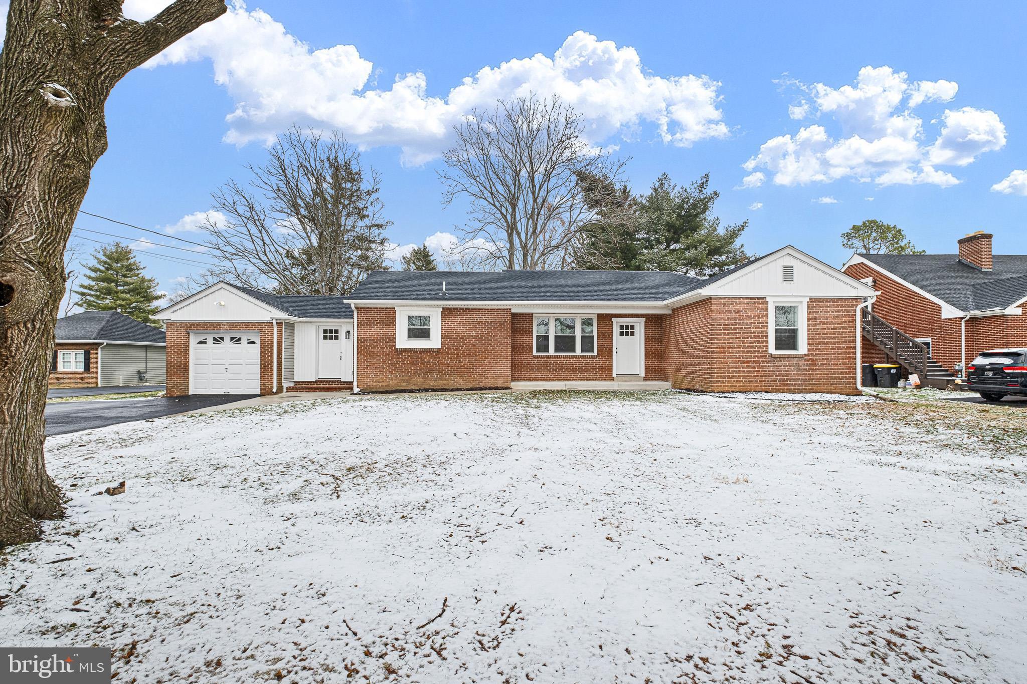 1049 Bear Road New Castle, DE 19720 - Photo 1 of 30 Front of property