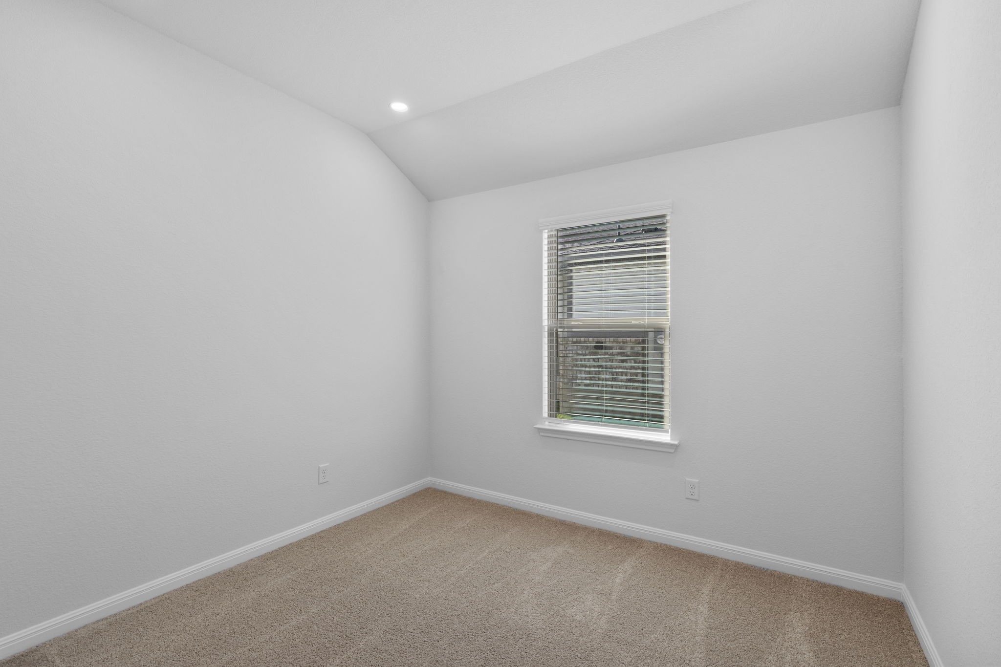 129 Hatari Trail Jarrell, TX 76537 - Photo 14 of 33