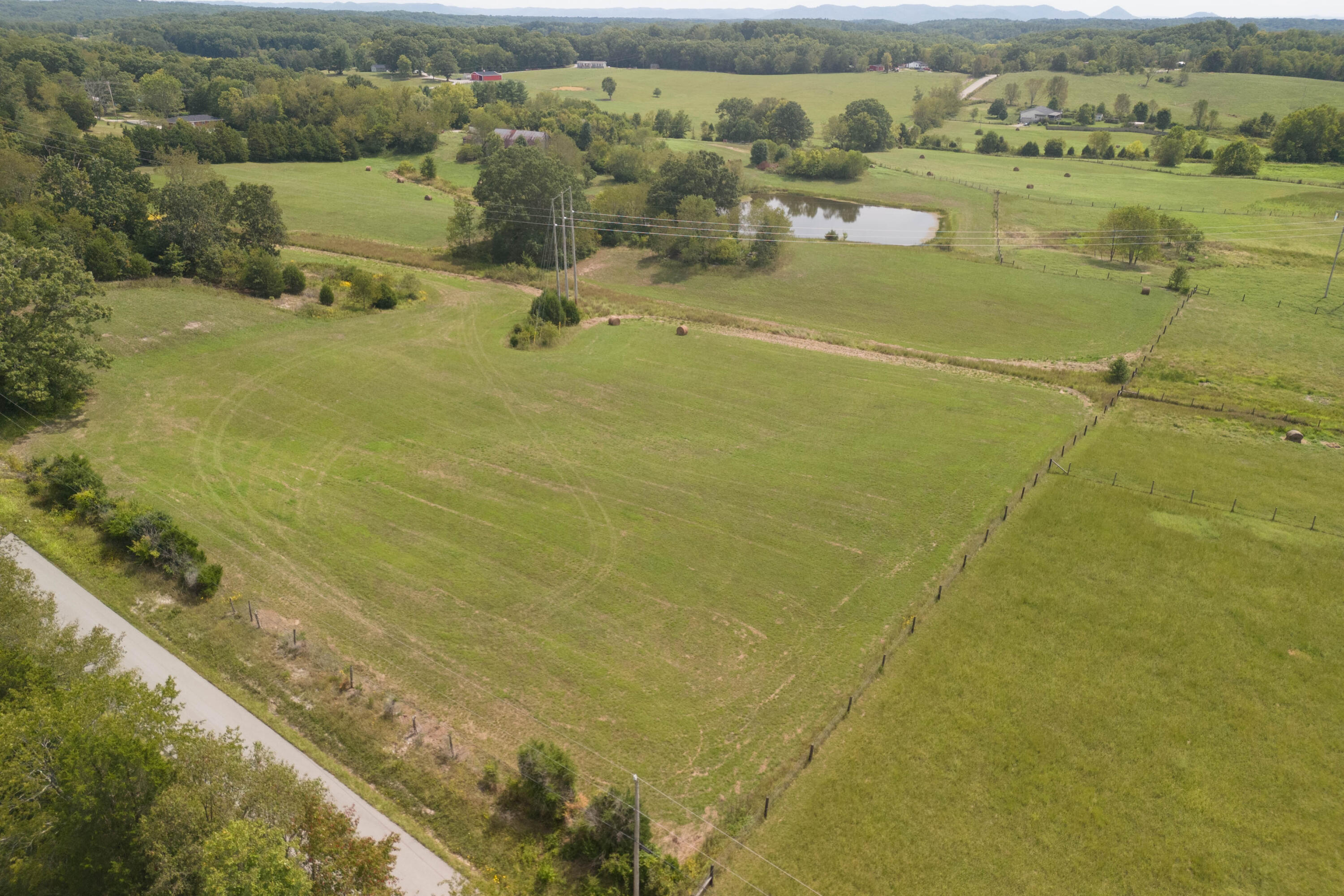 4115 Crowe Ridge Road Winchester, KY 40391 - Photo 1 of 15 DJI_20240904140326_0027_D