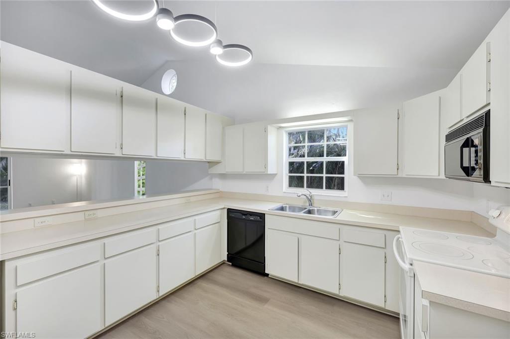 812 102nd Avenue North Naples, FL 34108 - Photo 8 of 44