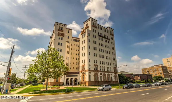 $4,000 | 400 Deal Lake Drive, Unit 8F, Asbury Park, NJ 07712