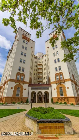 $4,000 | 400 Deal Lake Drive, Unit 8F, Asbury Park, NJ 07712