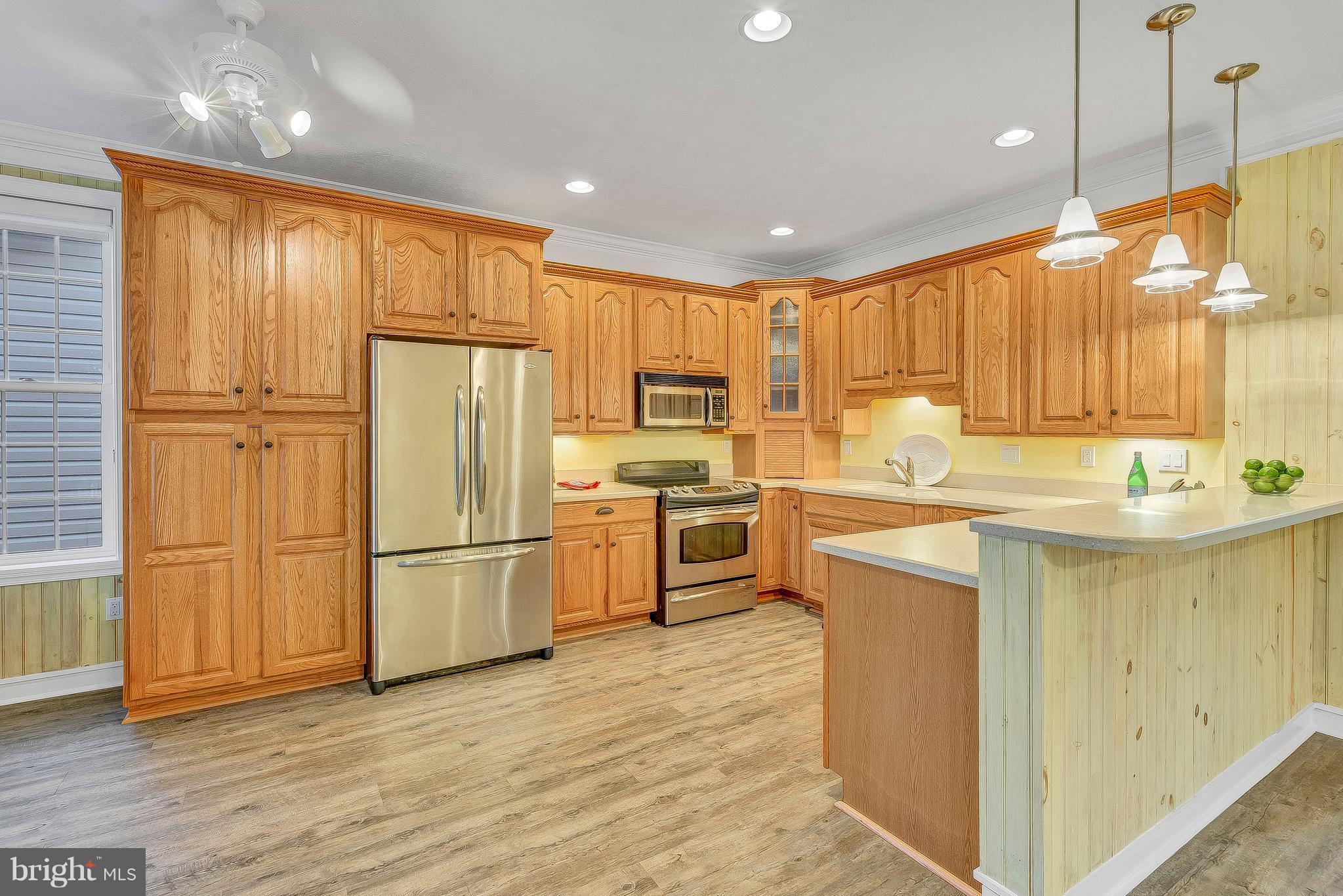 45092 Lighthouse Road Piney Point, MD 20674 - Photo 5 of 30 Kitchen with Breakfast Bar