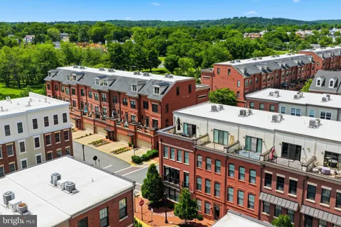 $929,900 | 232 Bluemont Branch Terrace Southeast, Leesburg, VA 20175