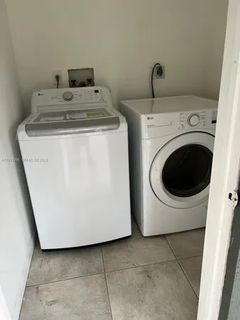 $2,300 | 20760 Northeast 4th Court, Unit 207, Miami, FL 33179