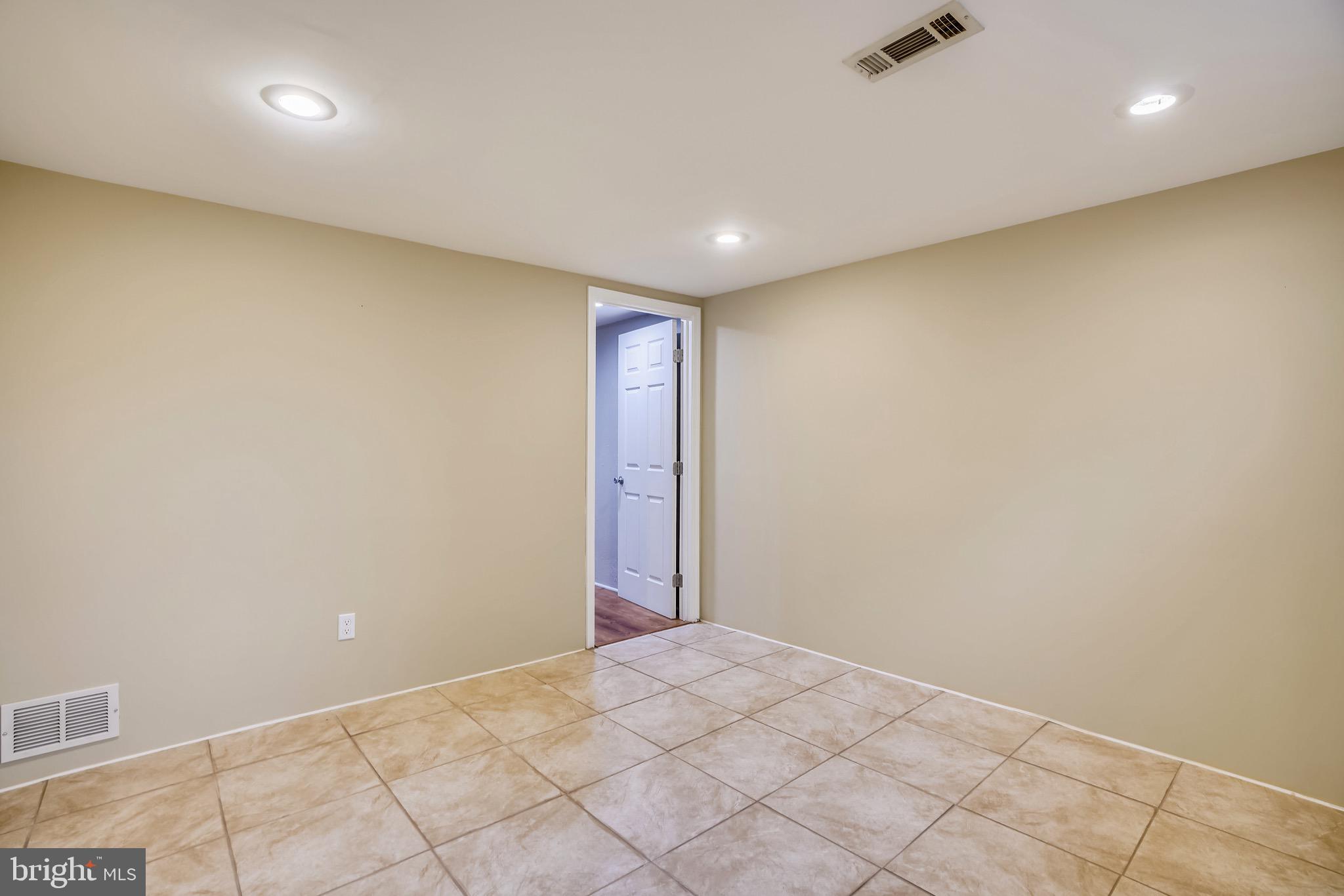 1912 Fairbank Road Baltimore, MD 21209 - Photo 27 of 36 Lower Level Office