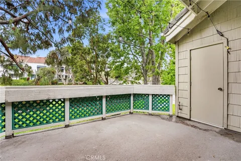 $899,000 | 19401 Sunray Lane, Unit 204, Huntington Beach, CA 92648
