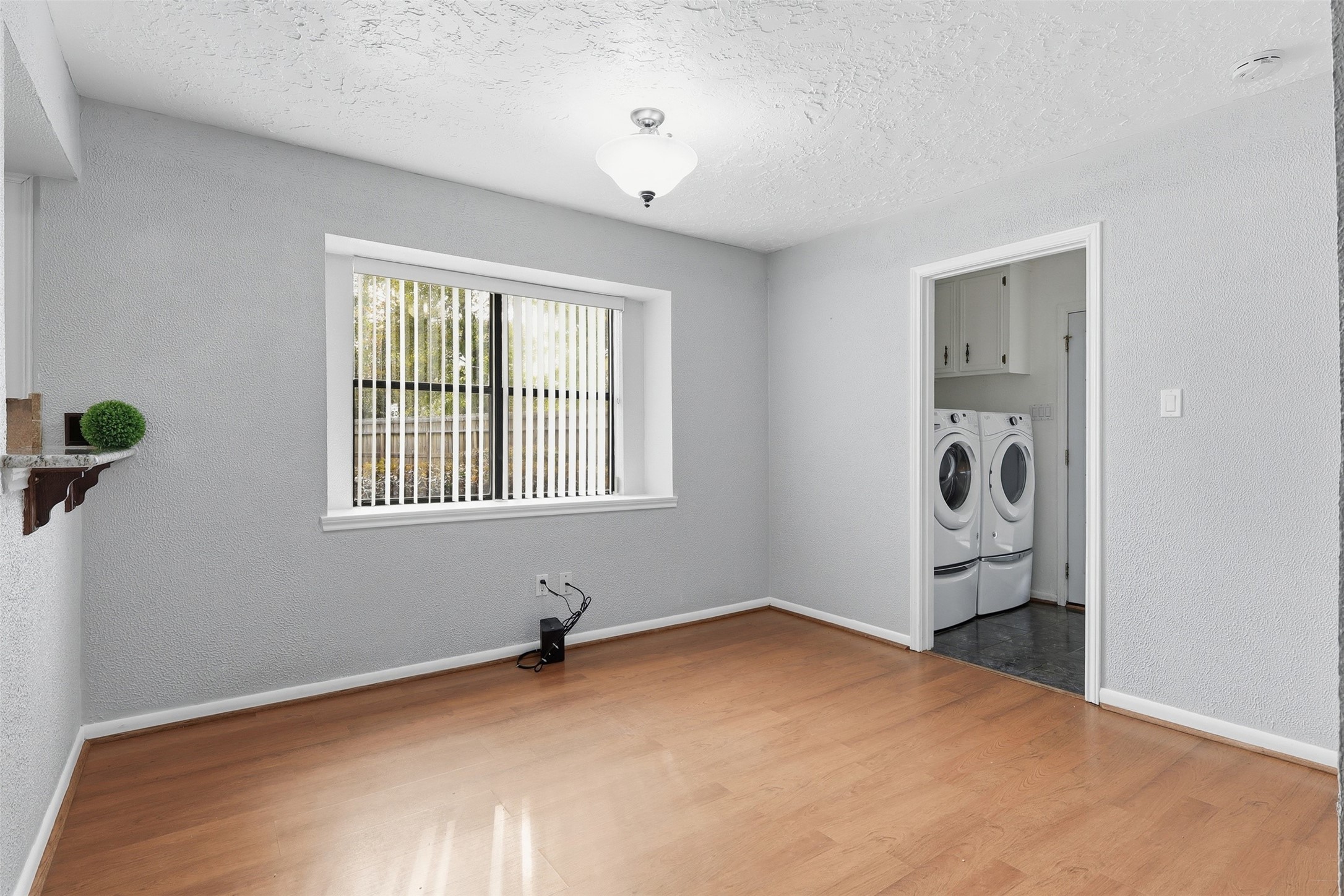 614 Tallow Drive Conroe, TX 77385 - Photo 11 of 36