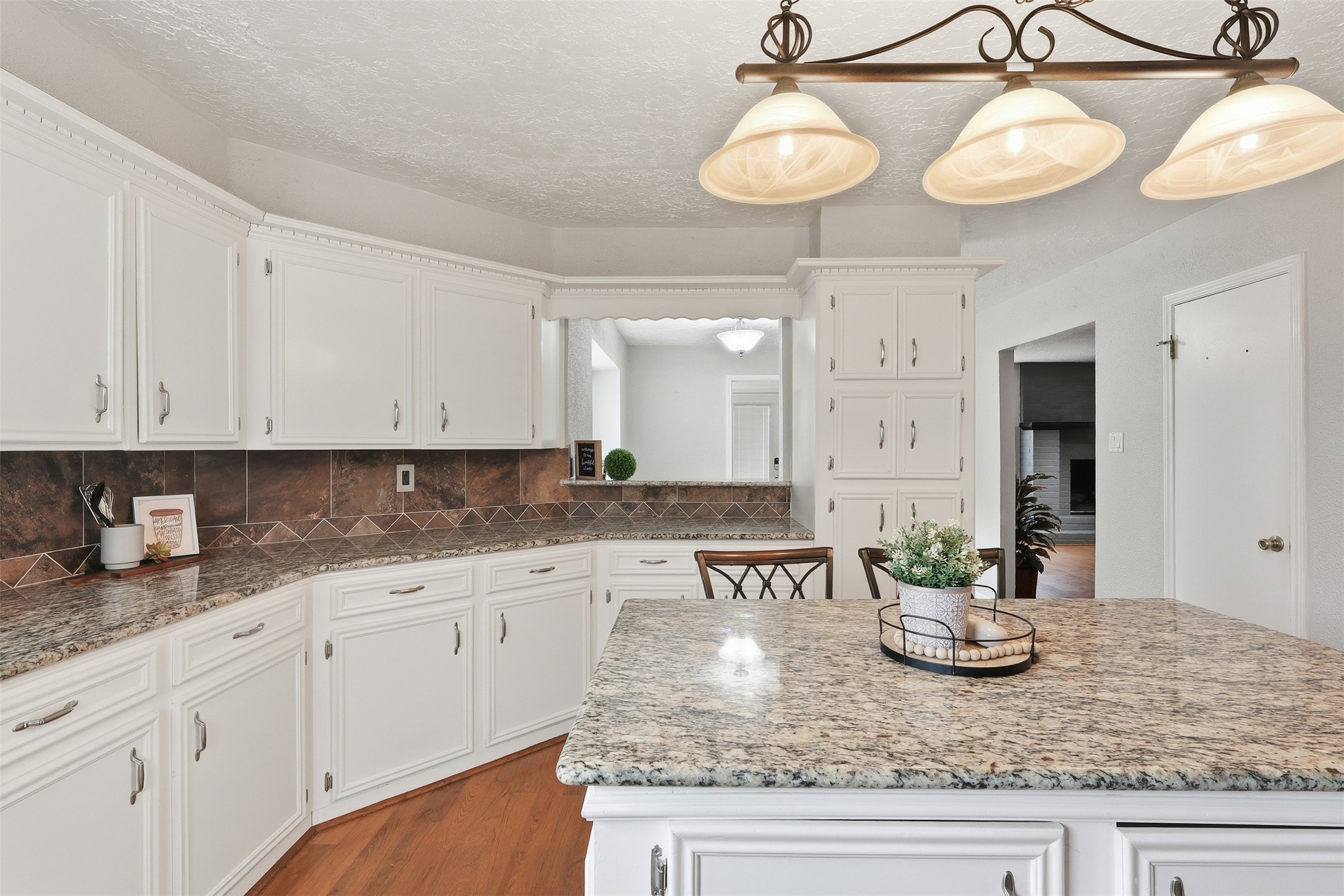 614 Tallow Drive Conroe, TX 77385 - Photo 12 of 36