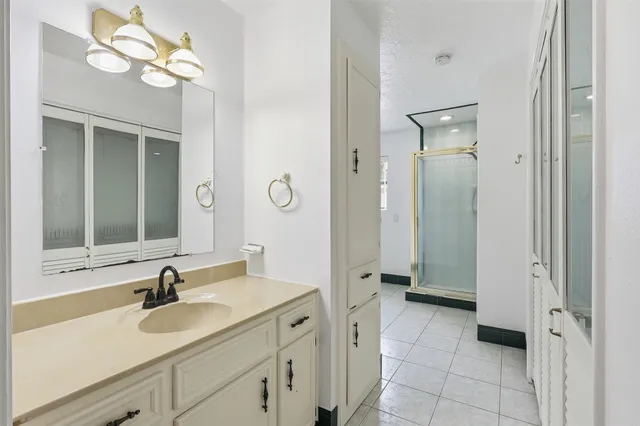 $385,000 | 614 Tallow Drive, Conroe, TX 77385