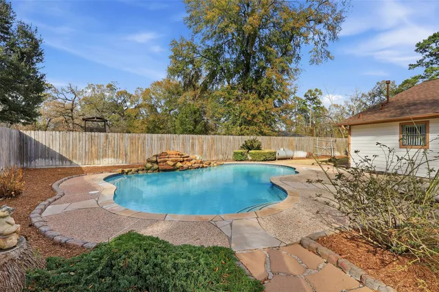 $385,000 | 614 Tallow Drive, Conroe, TX 77385