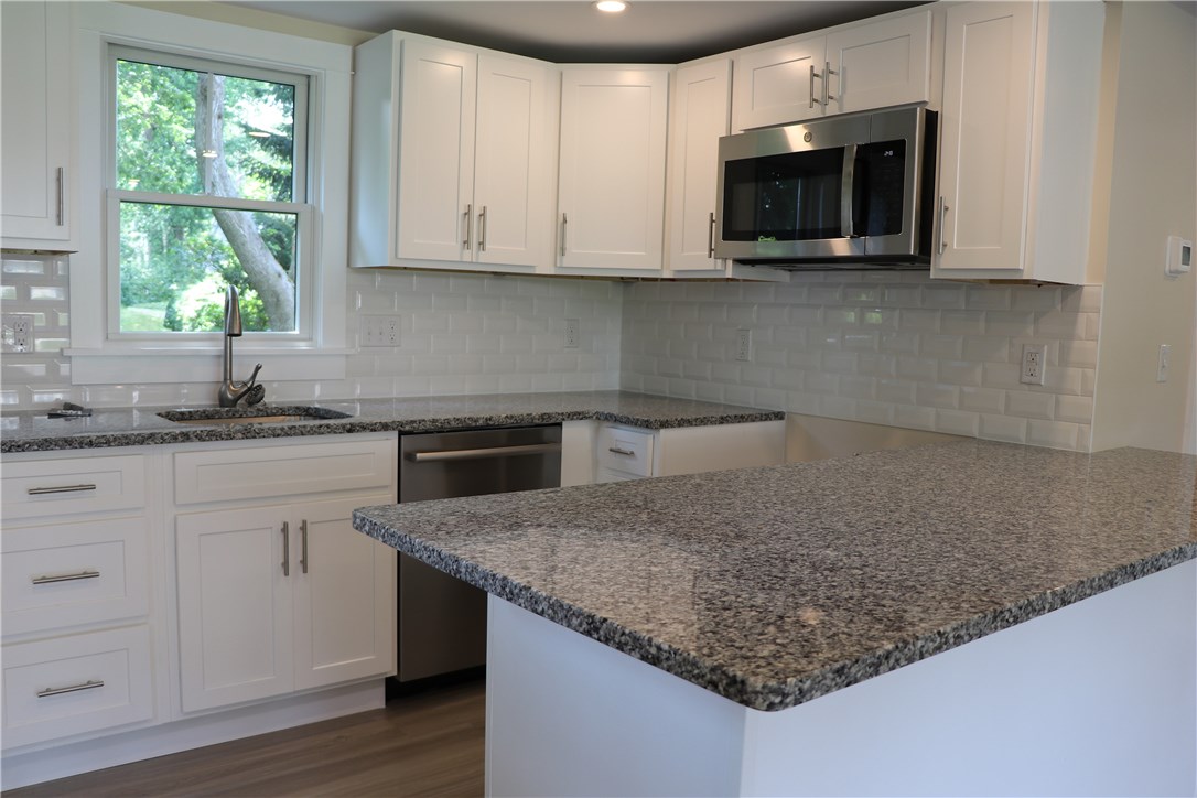 70 Beach Plum Road Narragansett, RI 02882 - Photo 4 of 19