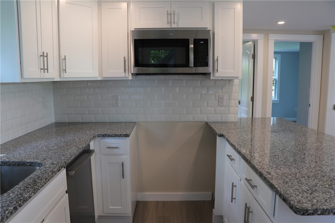 70 Beach Plum Road Narragansett, RI 02882 - Photo 5 of 19
