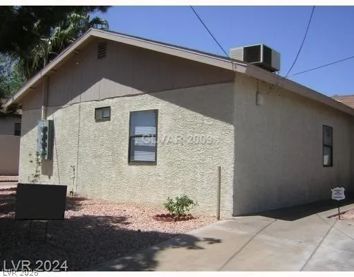 $950 | 211 Zinc Street, Unit A, Henderson, NV 89015