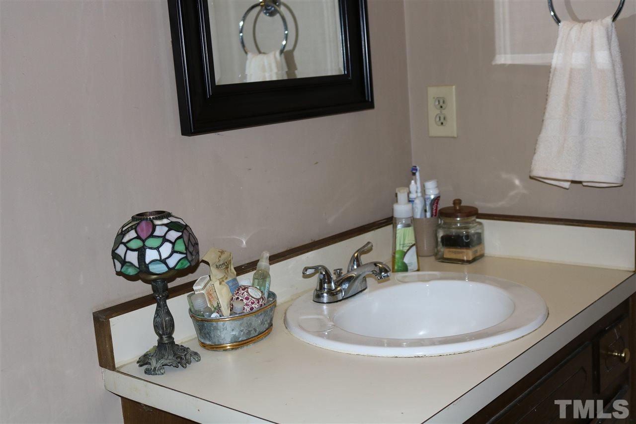 808 Corbett Road Clayton, NC 27520 - Photo 14 of 18 Gallery Image 14