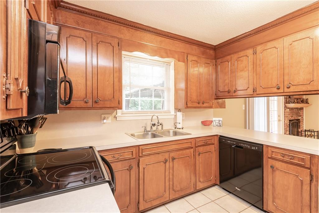 5728 Valley Field Road Southeast Hickory, NC 28602 - Photo 22 of 48 Gallery Image 22