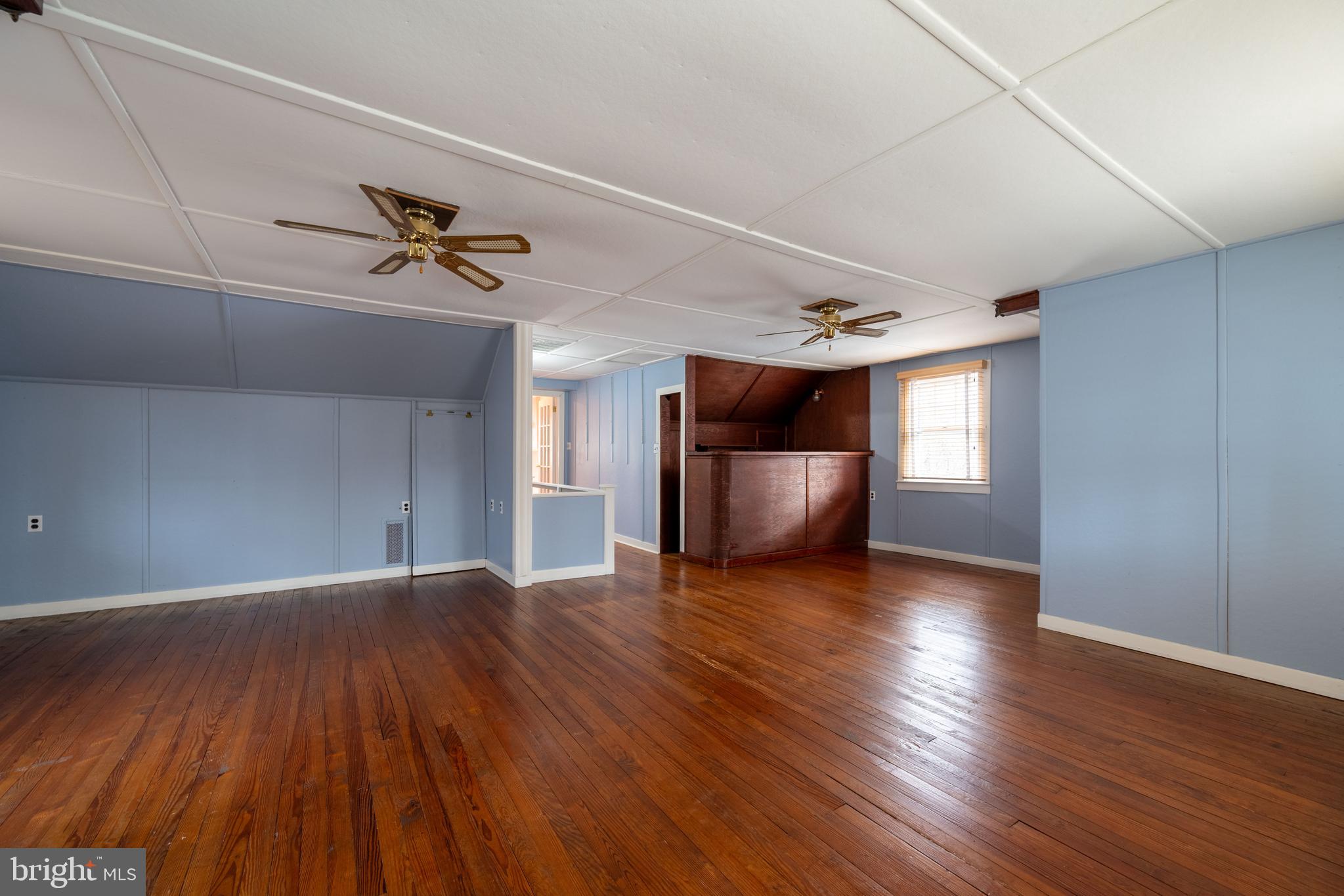 706 Anneslie Road Baltimore, MD 21212 - Photo 35 of 56 Large Bedroom Upstairs