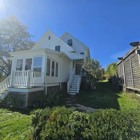 $1,850 | 230-232 Spruce Ln Extension, Unit A, Dover, NH 03820
