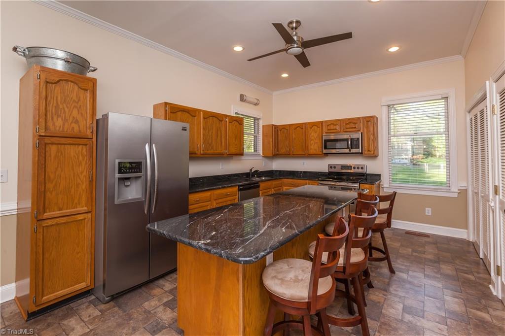 151 Roquemore Road Clemmons, NC 27012 - Photo 3 of 25 Gallery Image 3
