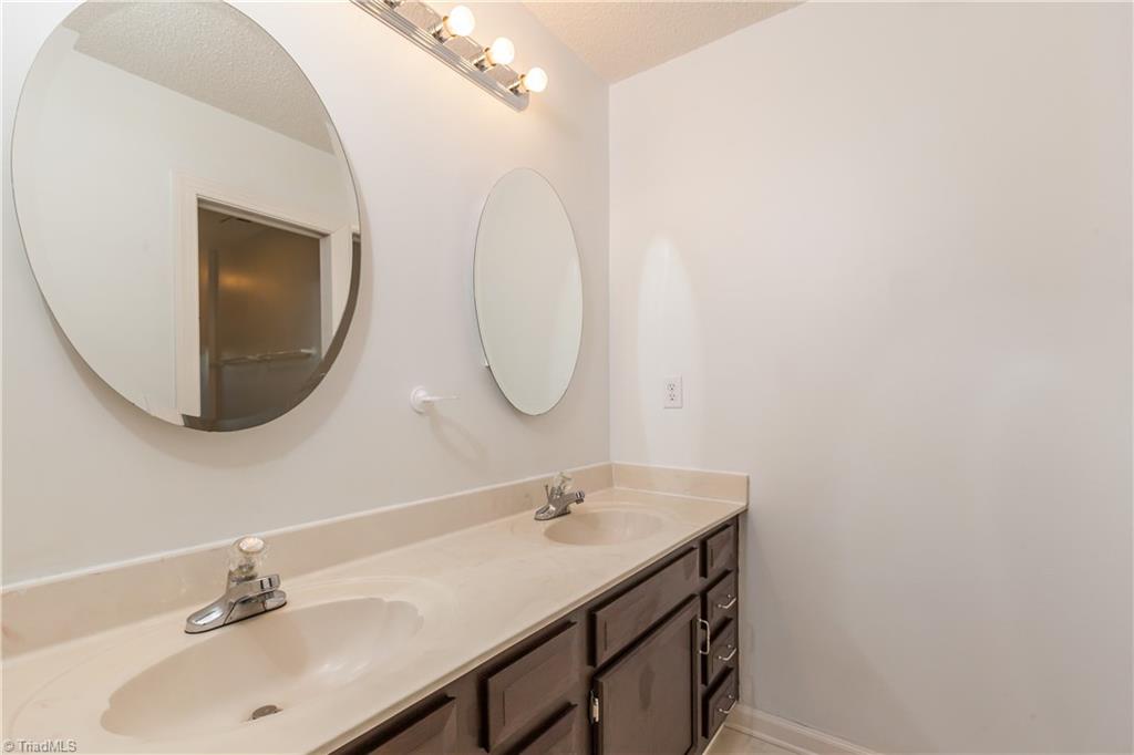 151 Roquemore Road Clemmons, NC 27012 - Photo 9 of 25 Gallery Image 9