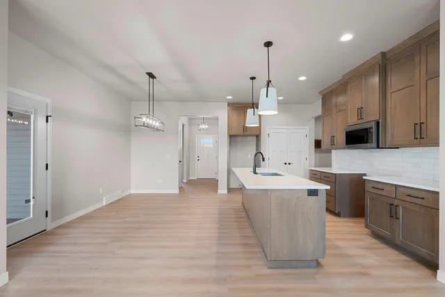 $489,900 | 2882 Howard Cmns, Howard, WI 54313