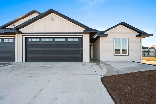 $489,900 | 2882 Howard Cmns, Howard, WI 54313