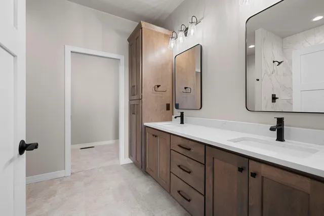 $489,900 | 2882 Howard Cmns, Howard, WI 54313