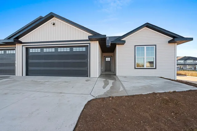 $489,900 | 2882 Howard Cmns, Howard, WI 54313