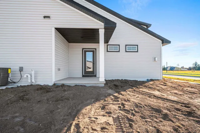 $489,900 | 2882 Howard Cmns, Howard, WI 54313