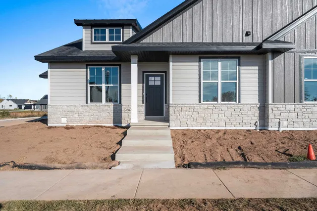 $489,900 | 2882 Howard Cmns, Howard, WI 54313