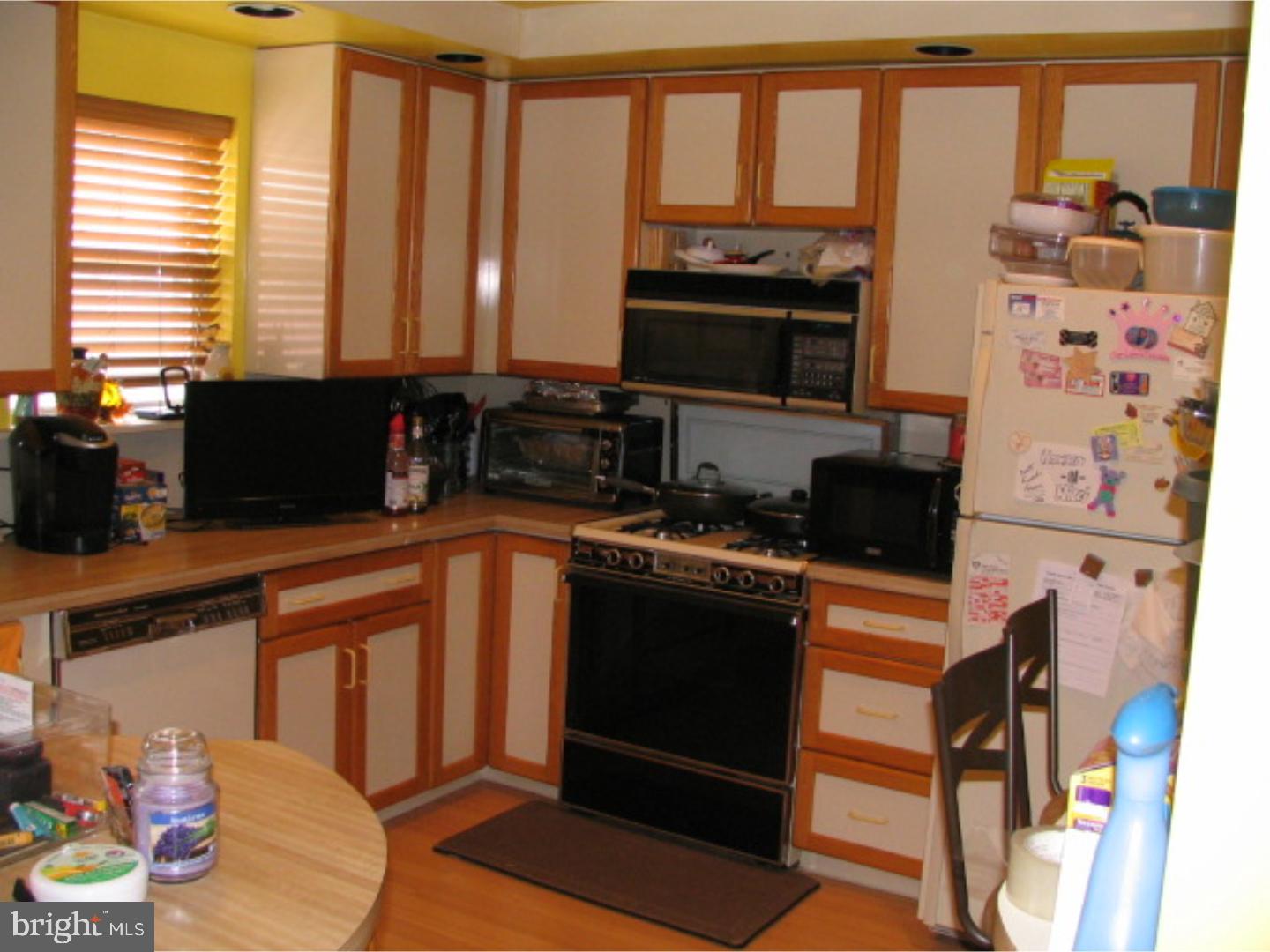 10913 Lockart Road Philadelphia, PA 19116 - Photo 6 of 10 Gallery Image 6