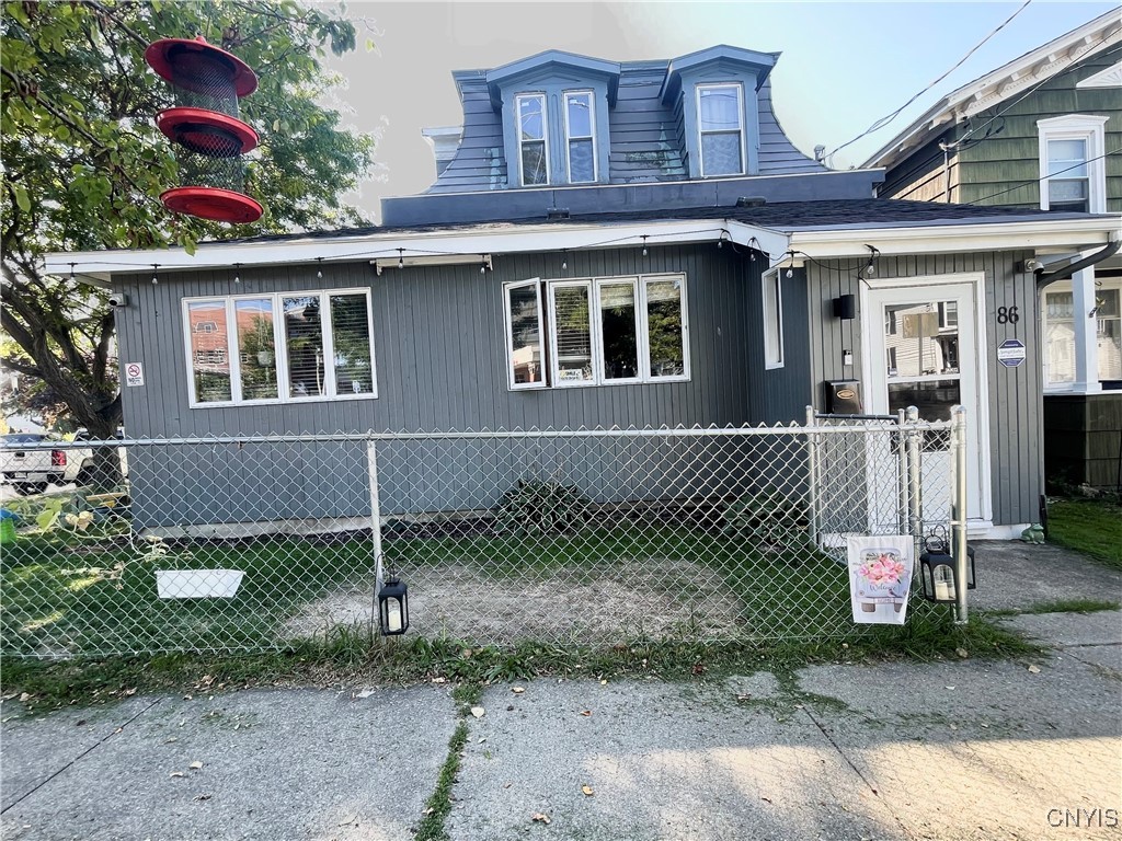 86 West Oneida Street Oswego, NY 13126 - Photo 2 of 37