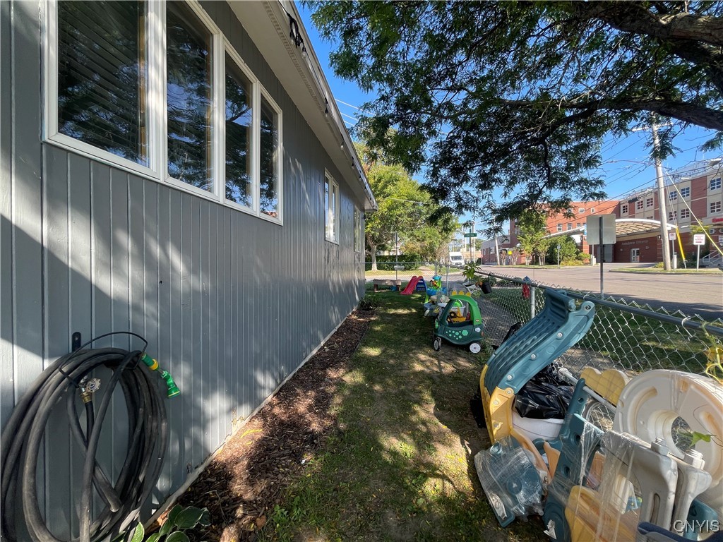 86 West Oneida Street Oswego, NY 13126 - Photo 7 of 37